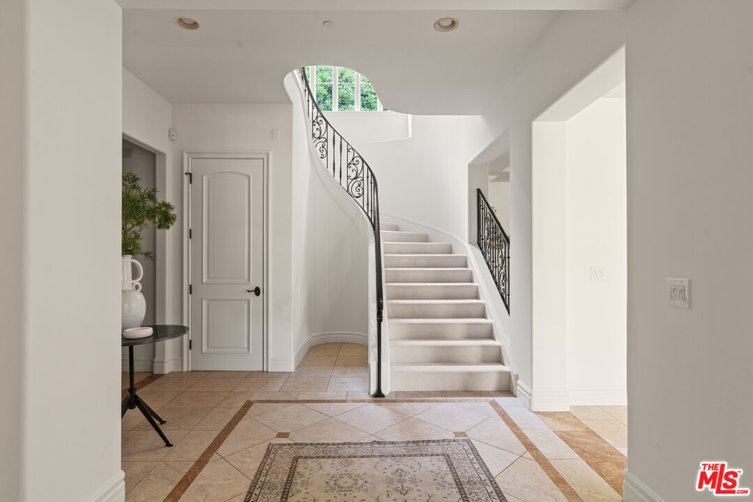 MLS #25554921 image #2