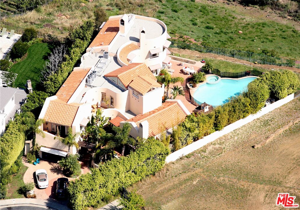 MLS #25555117 image #17