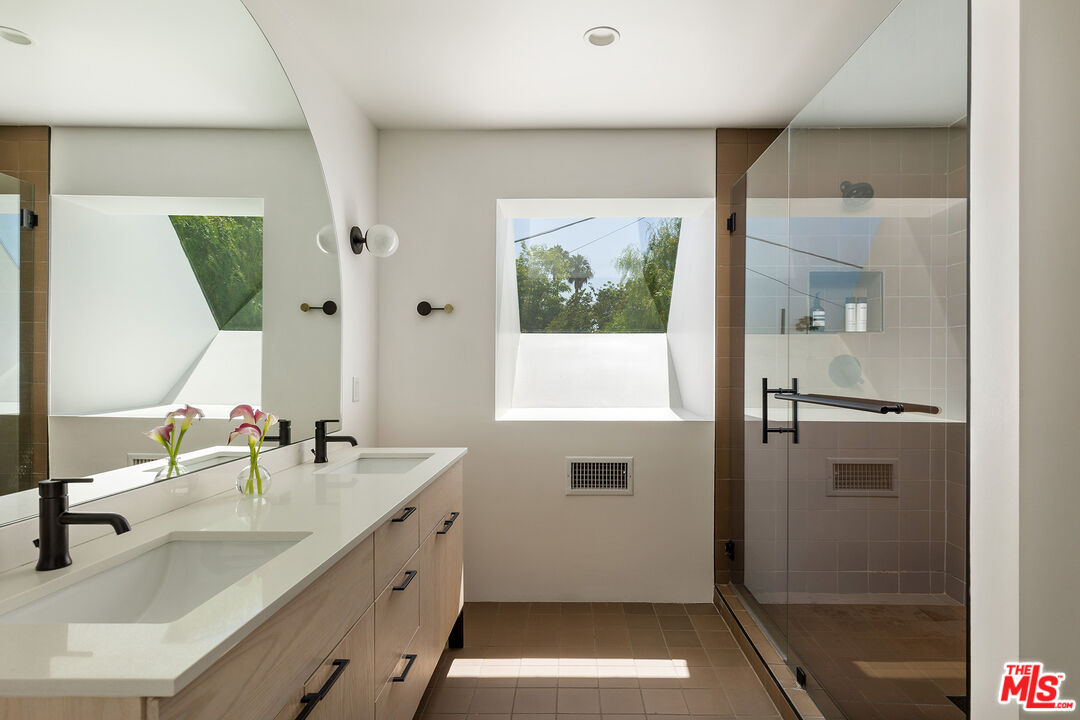 MLS #25555223 image #12