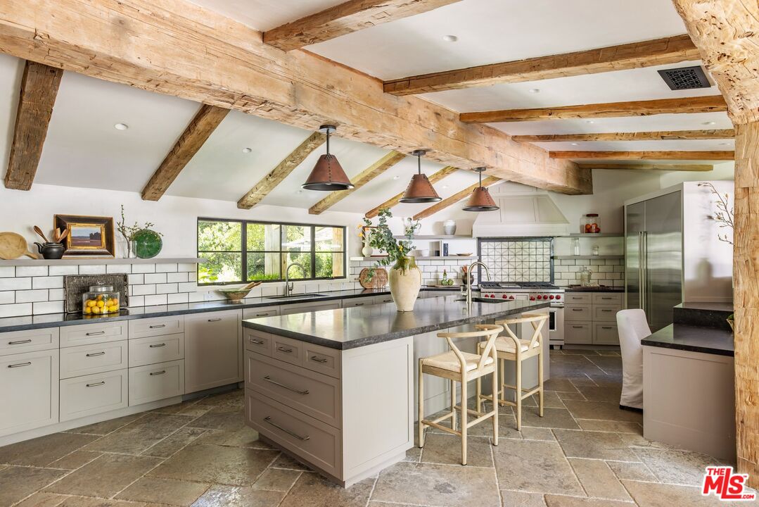 MLS #25555319 image #14