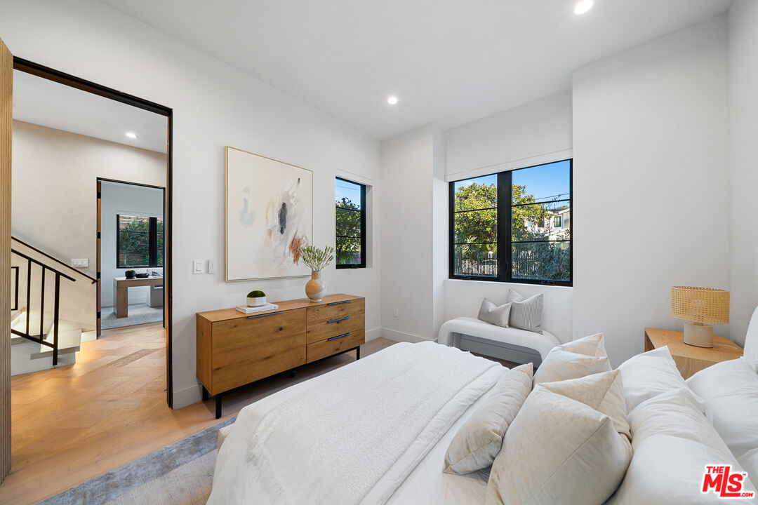 MLS #25555699 image #12