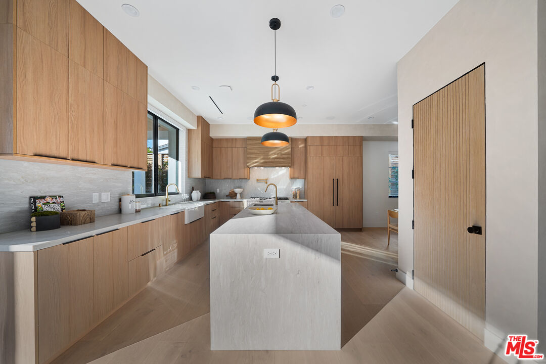 MLS #25555699 image #19