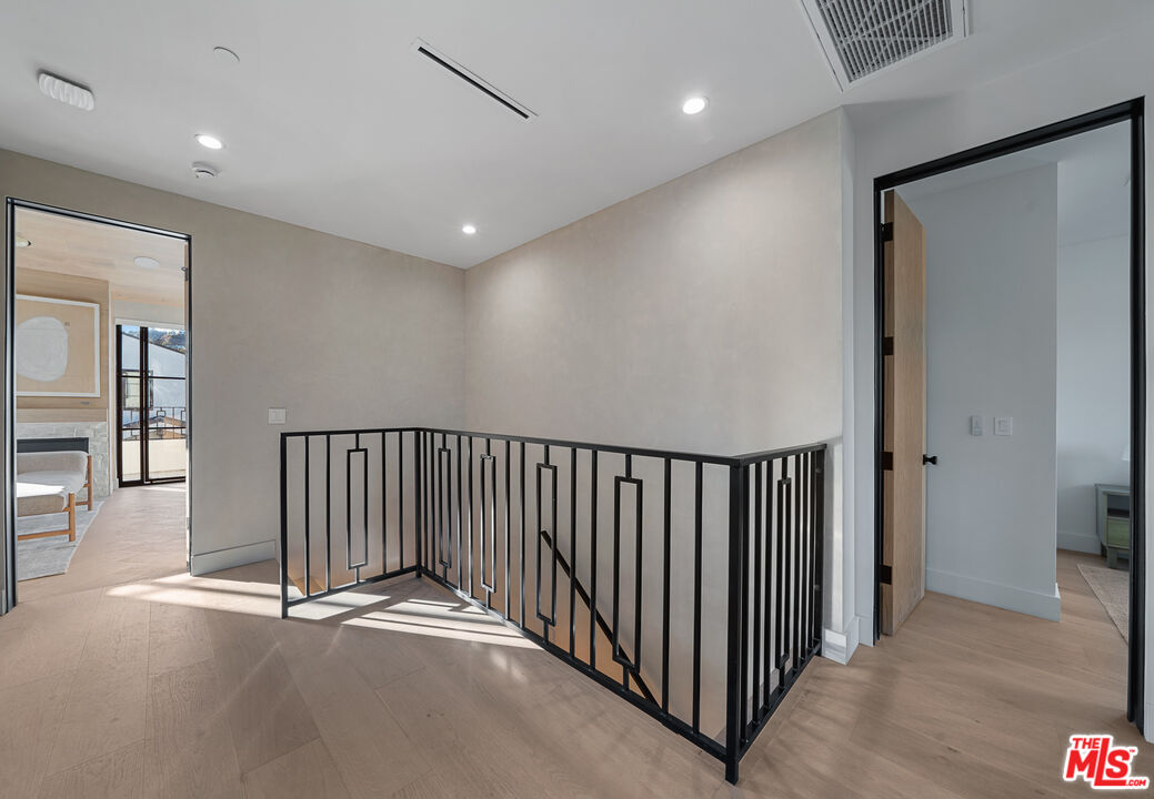 MLS #25555699 image #23