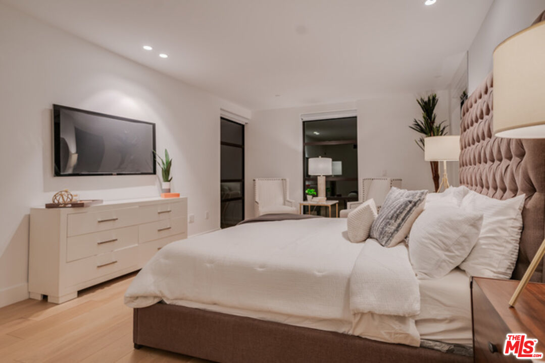 MLS #25555743 image #19