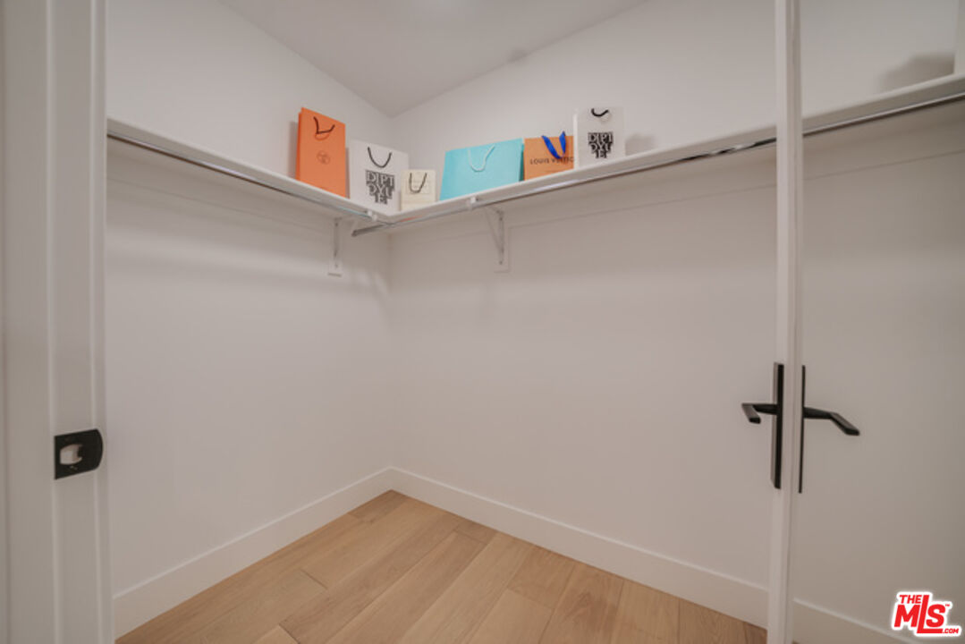 MLS #25555743 image #22