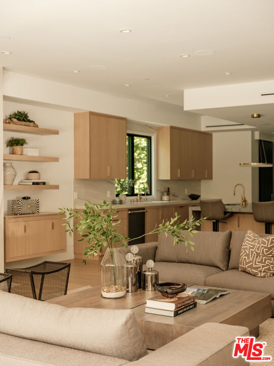 MLS #25555893 image #18