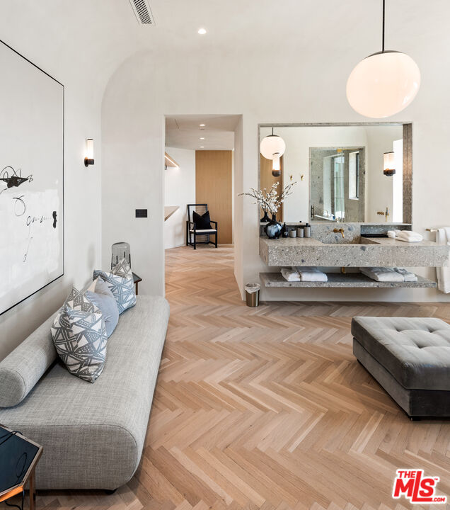 MLS #25555899 image #15