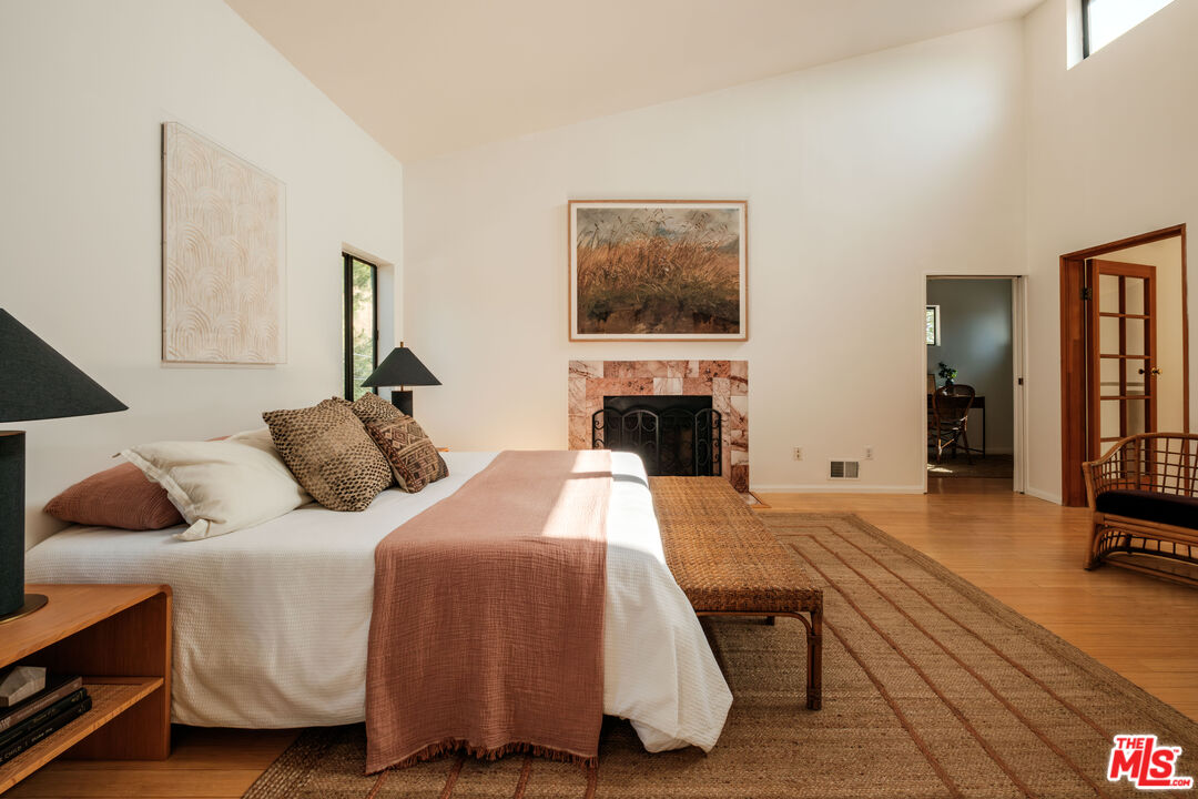 MLS #25555901 image #24