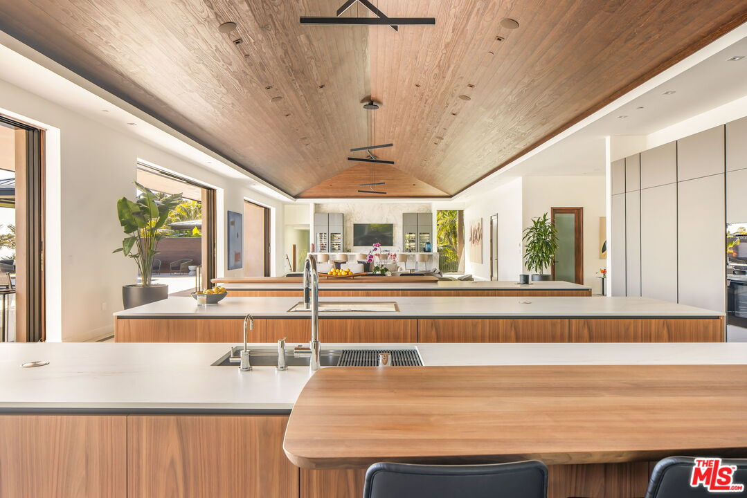 MLS #25556027 image #13