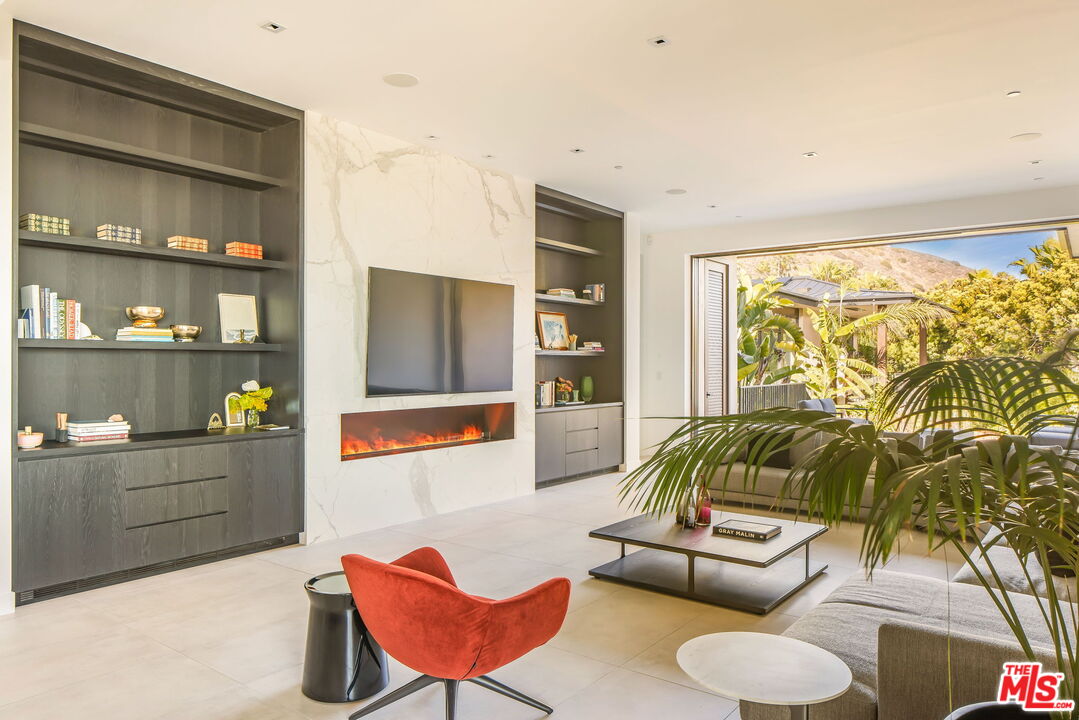 MLS #25556027 image #17