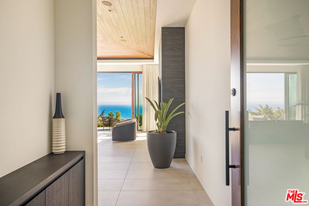 MLS #25556027 image #19