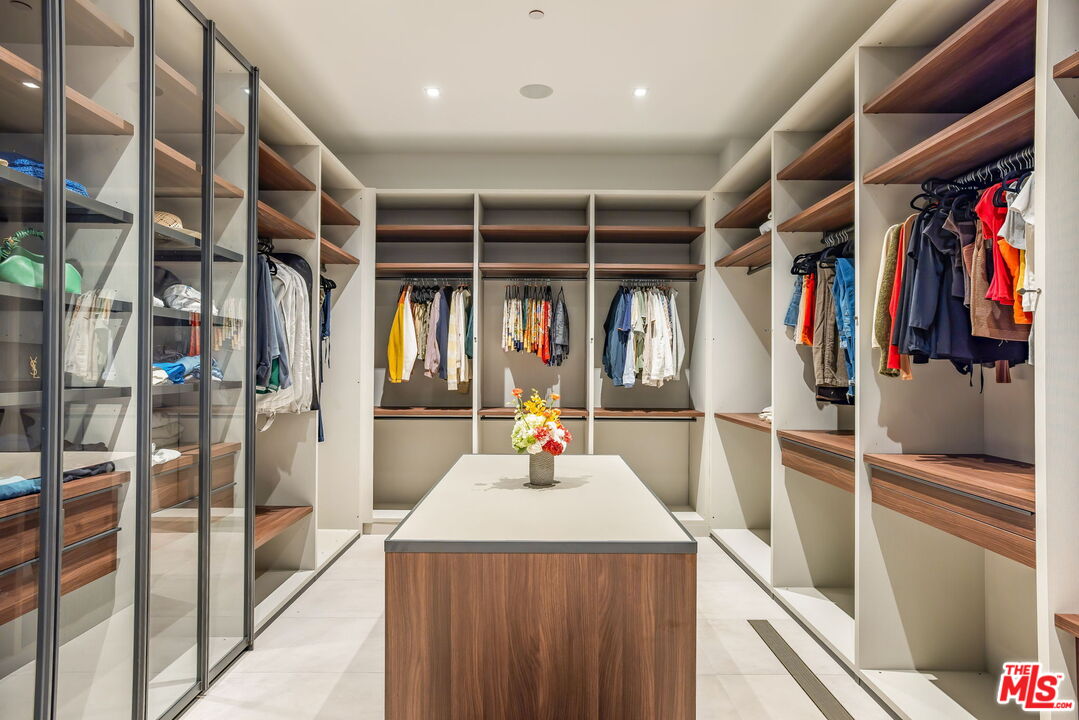 MLS #25556027 image #24