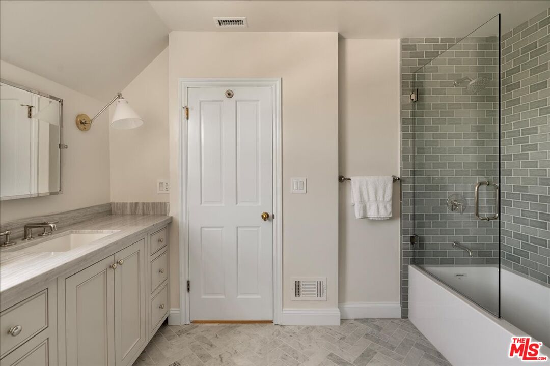 MLS #25556199 image #28