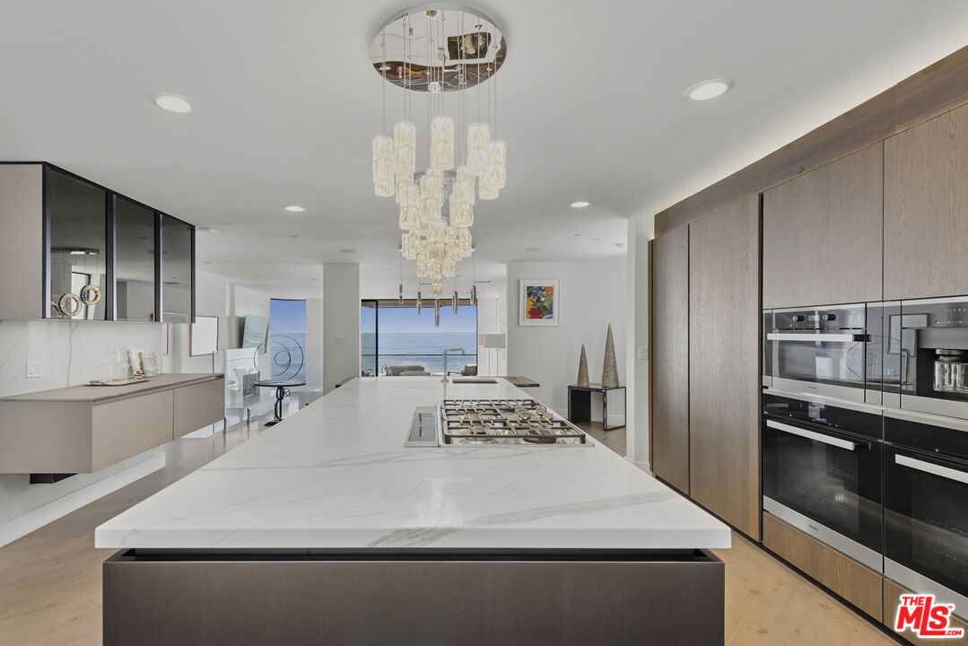 MLS #25556307 image #15