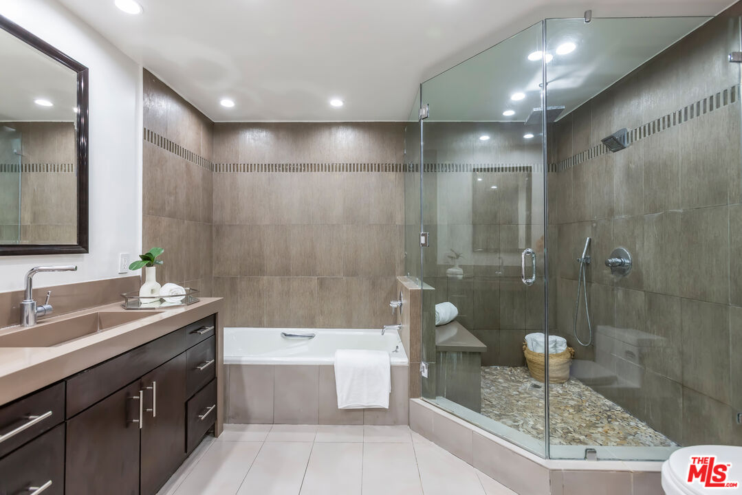 MLS #25556587 image #8