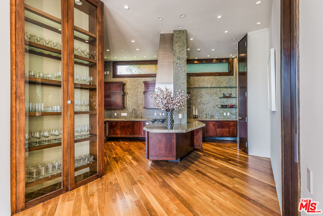 MLS #25556875 image #8