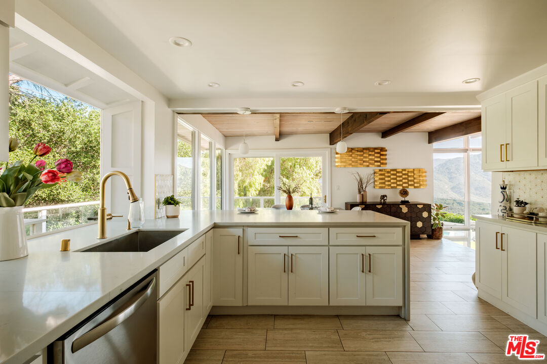 MLS #25557215 image #15