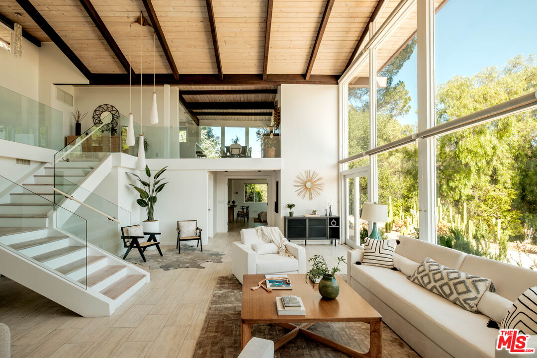 MLS #25557215 image #1