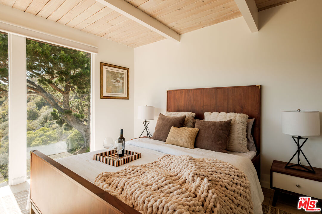 MLS #25557215 image #22