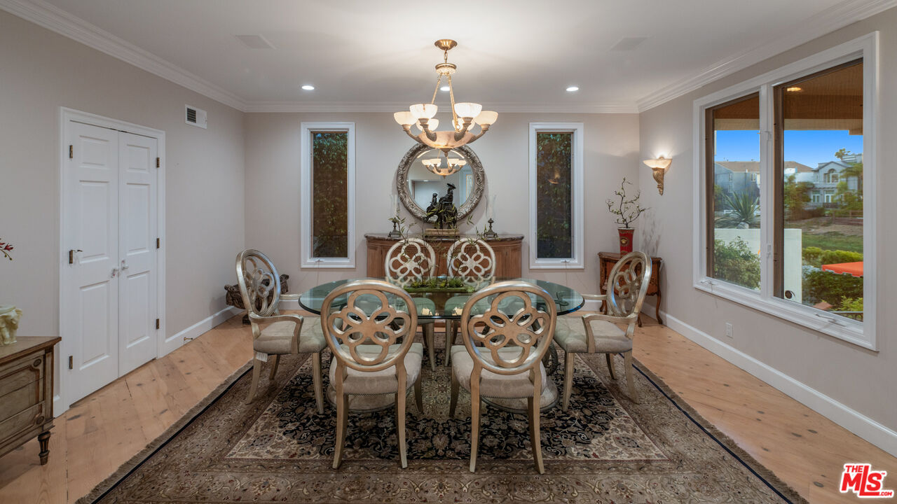 MLS #25557399 image #11