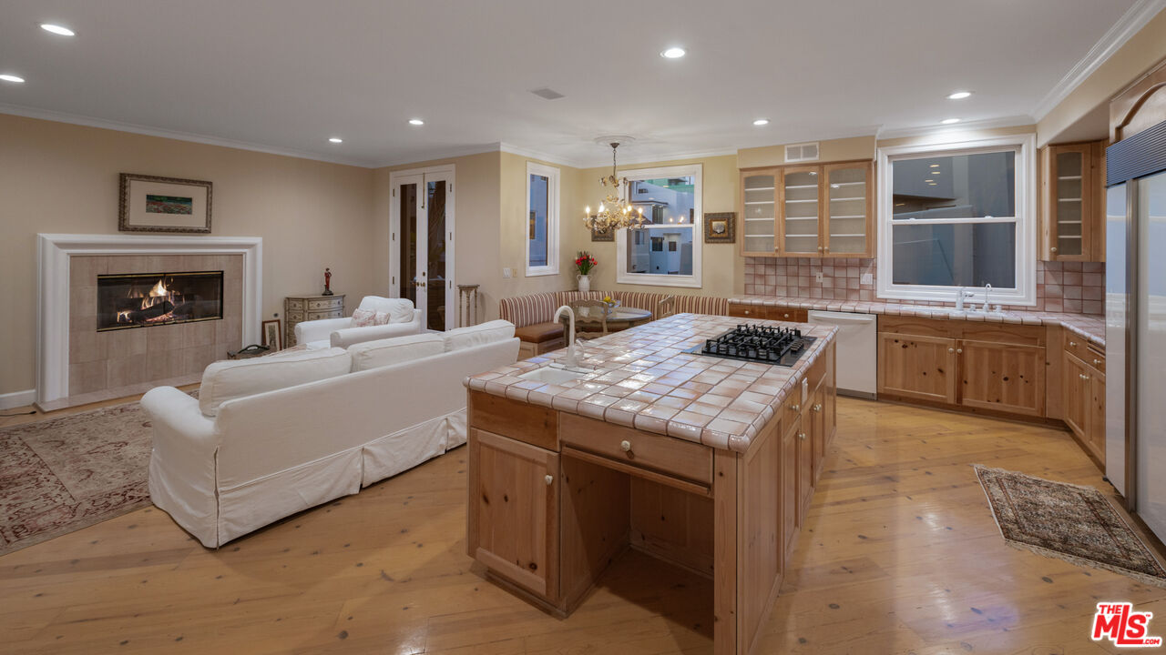 MLS #25557399 image #17