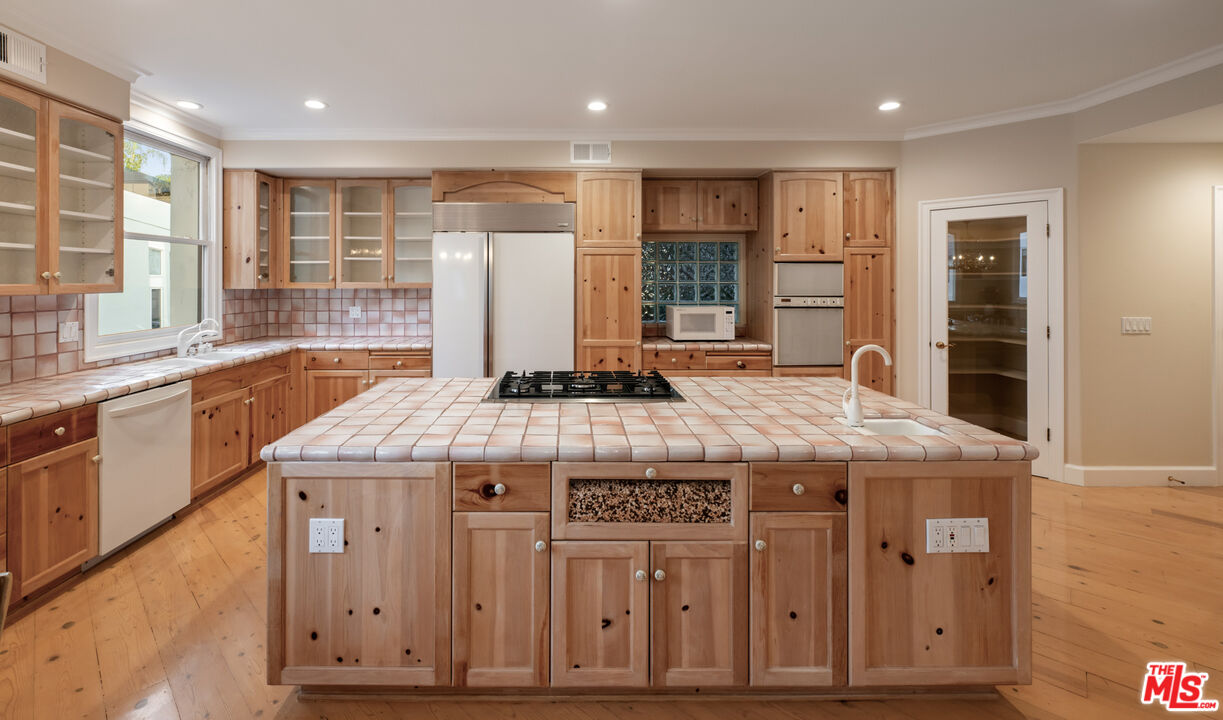 MLS #25557399 image #19