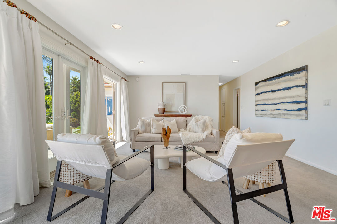 MLS #25557637 image #18