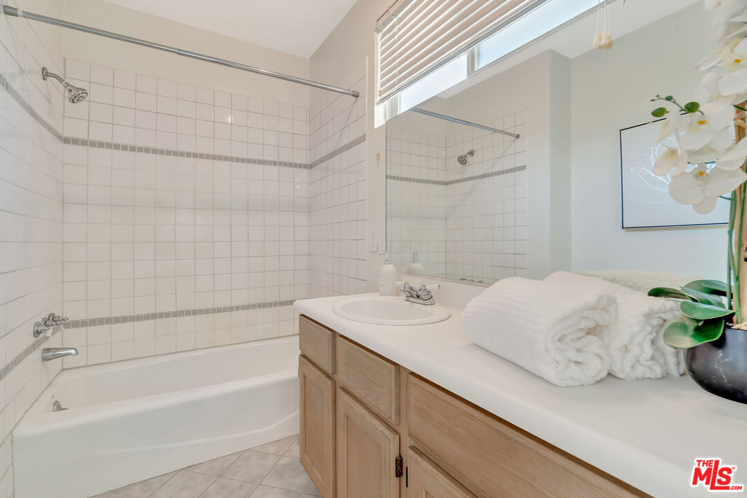 MLS #25557637 image #23