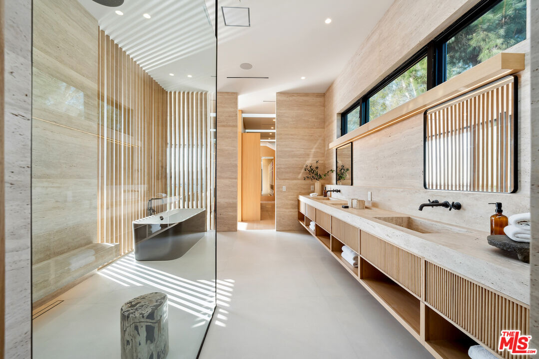 MLS #25557711 image #12