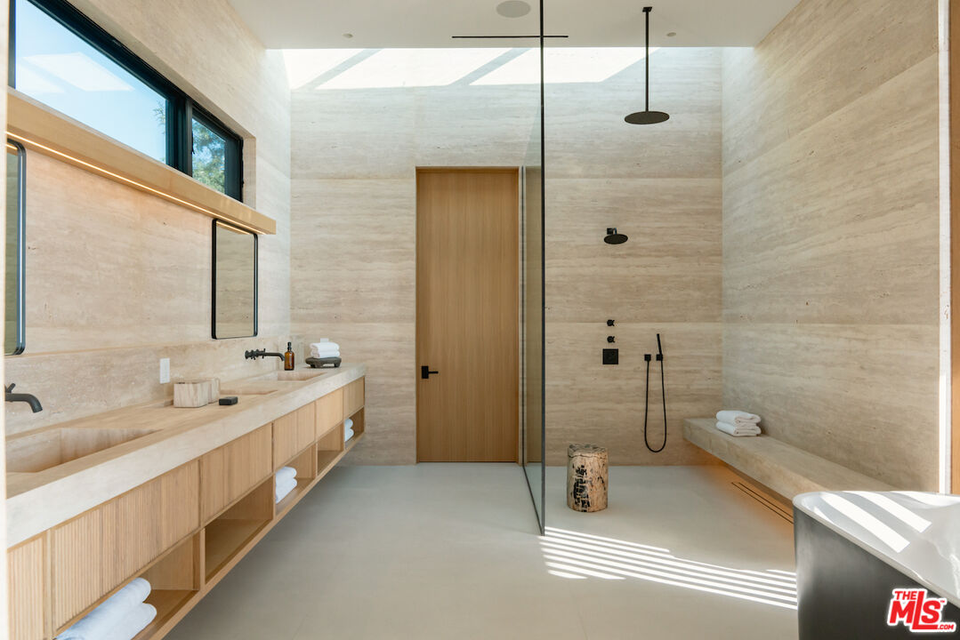 MLS #25557711 image #13