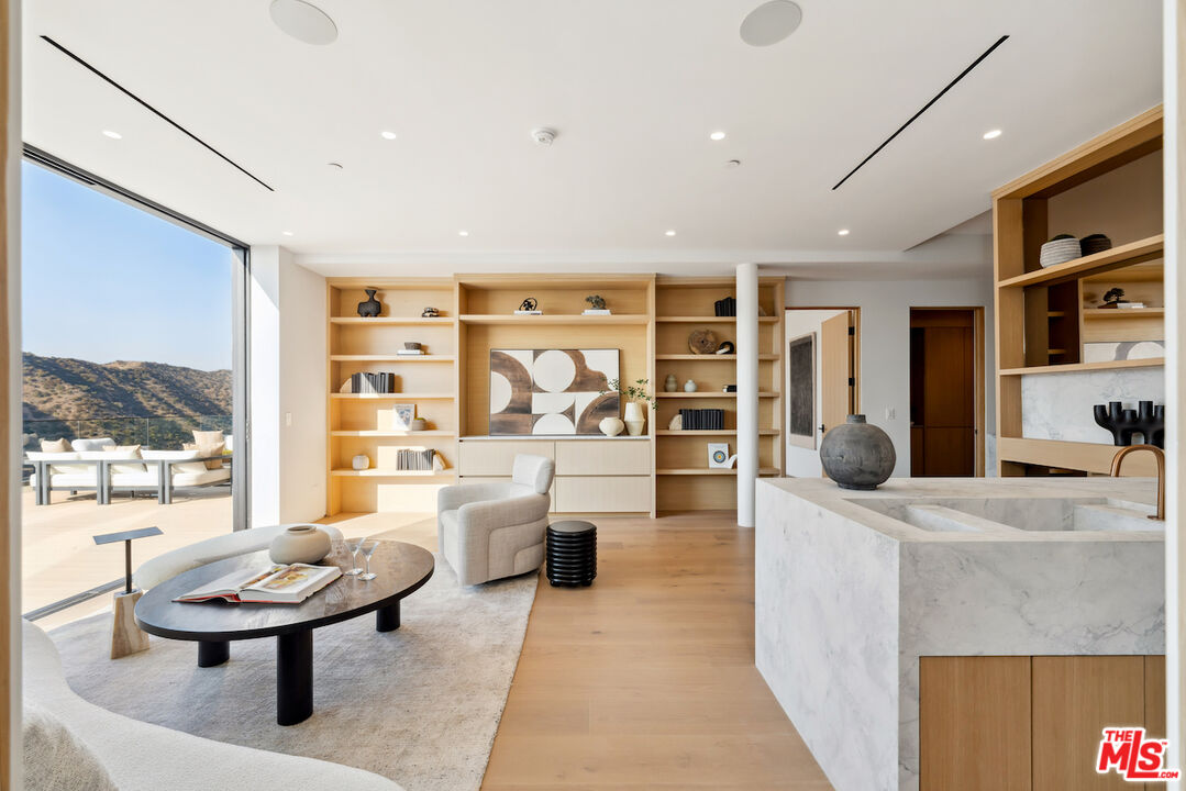 MLS #25557711 image #17