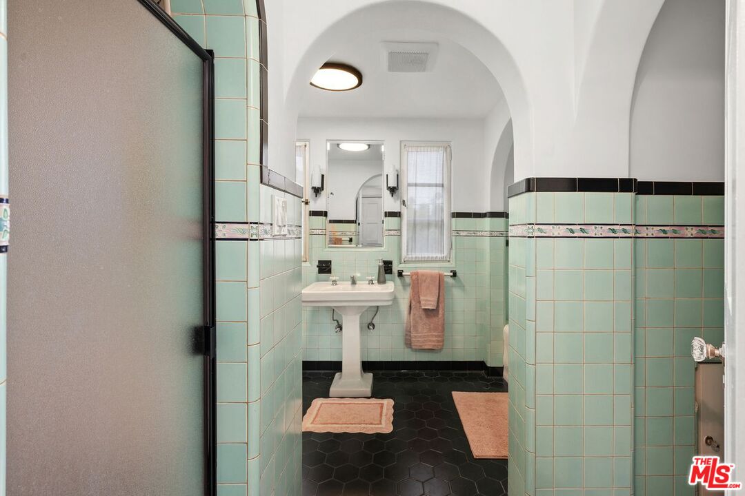 MLS #25557801 image #20