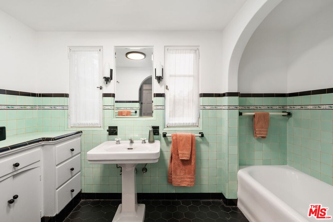 MLS #25557801 image #21