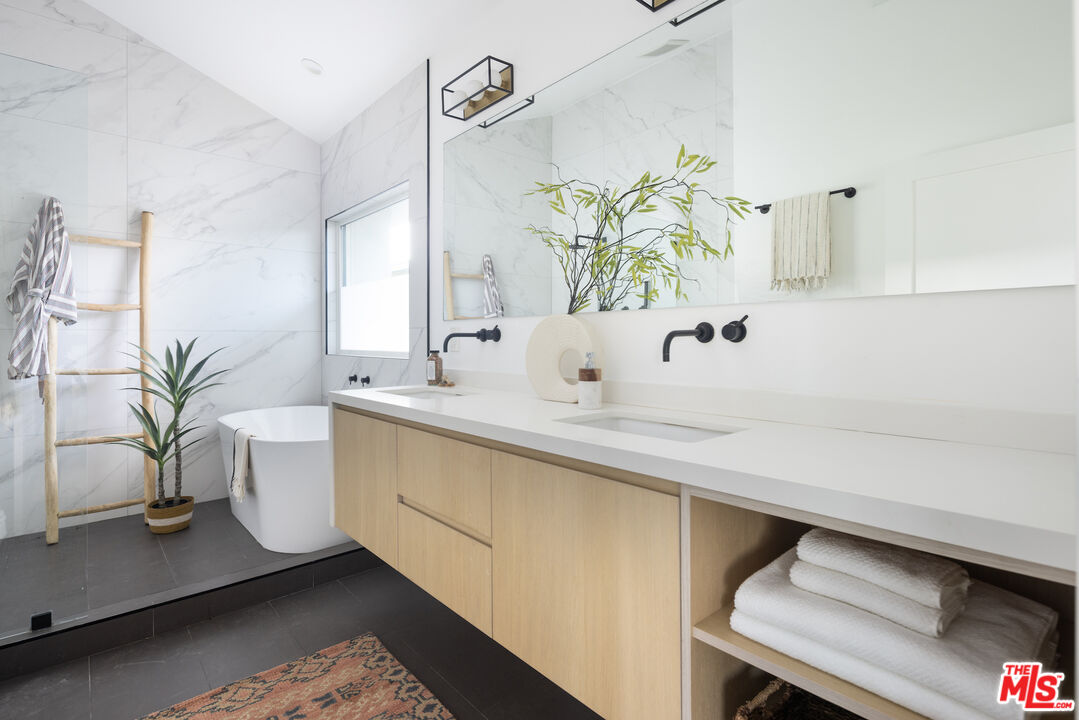 MLS #25557869 image #22