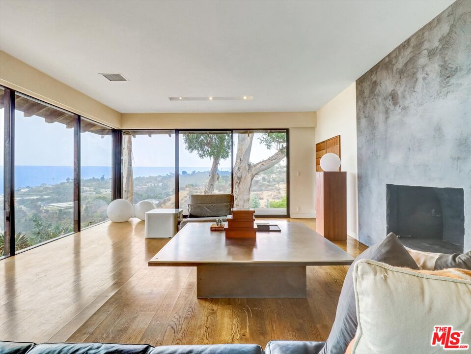 MLS #25557935 image #10