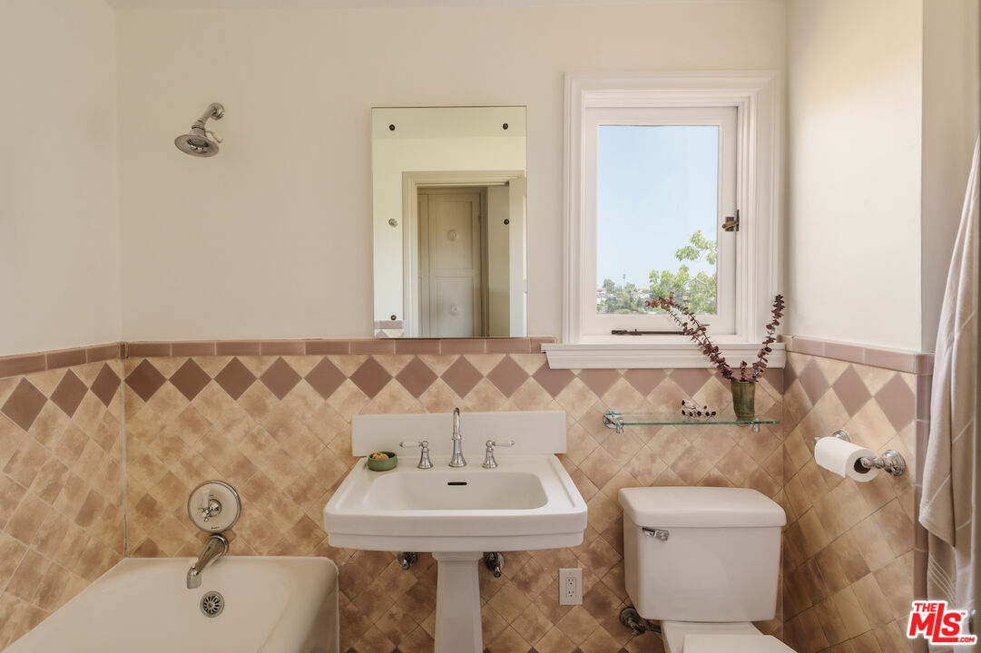 MLS #25558609 image #28