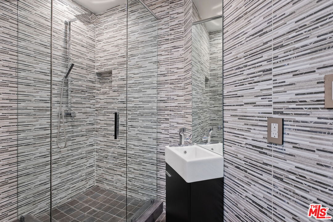 MLS #25559289 image #24