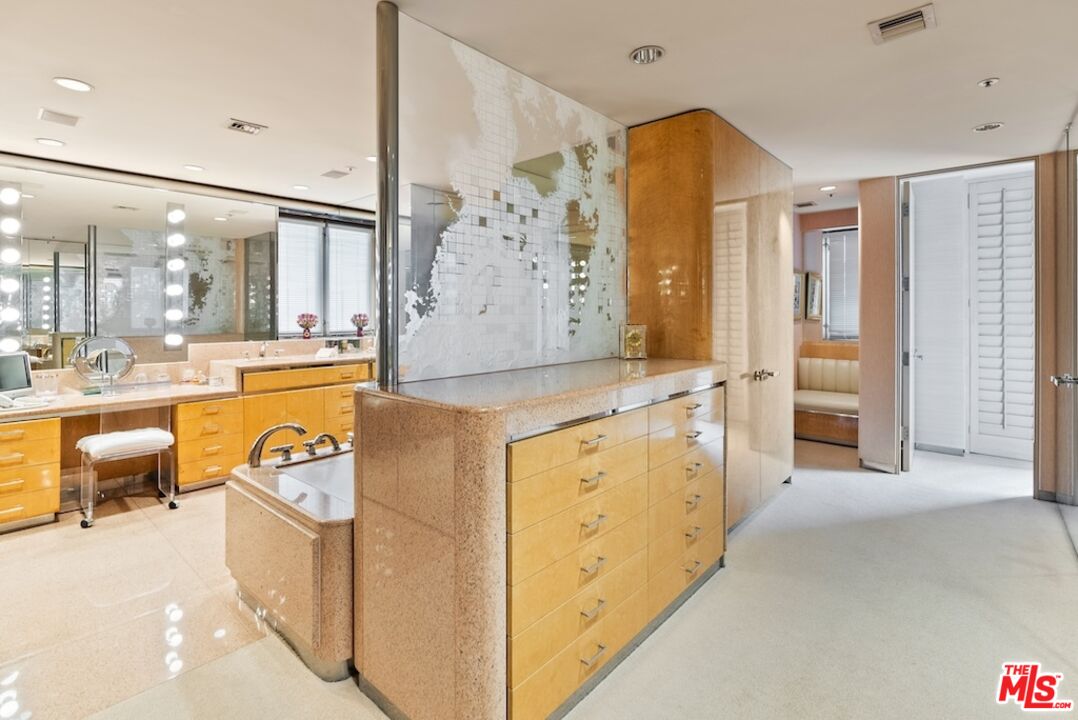 MLS #25559315 image #19