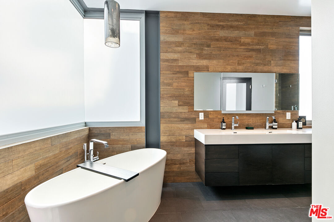 MLS #25559631 image #37