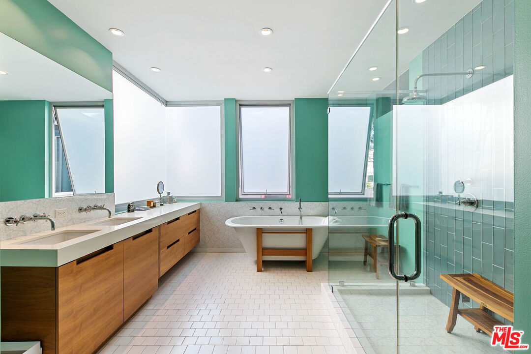 MLS #25559631 image #42