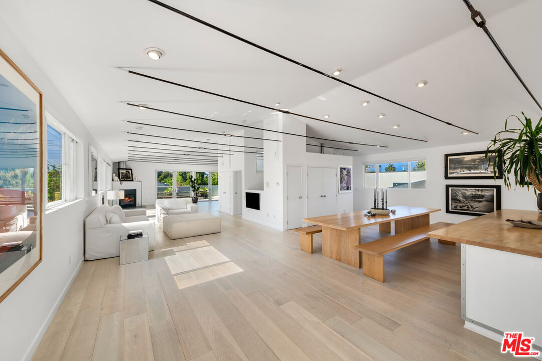 MLS #25559911 image #1