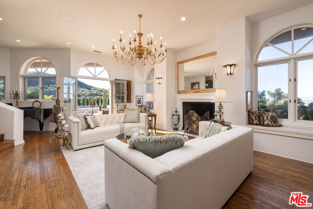 MLS #25560289 image #24