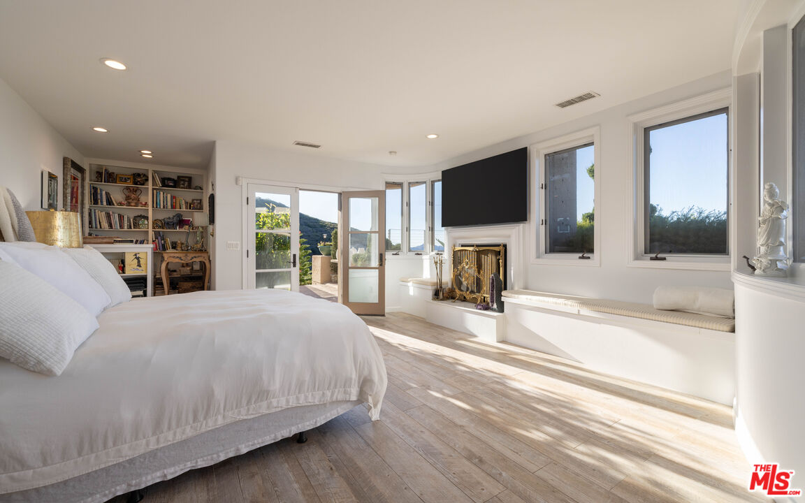 MLS #25560289 image #28