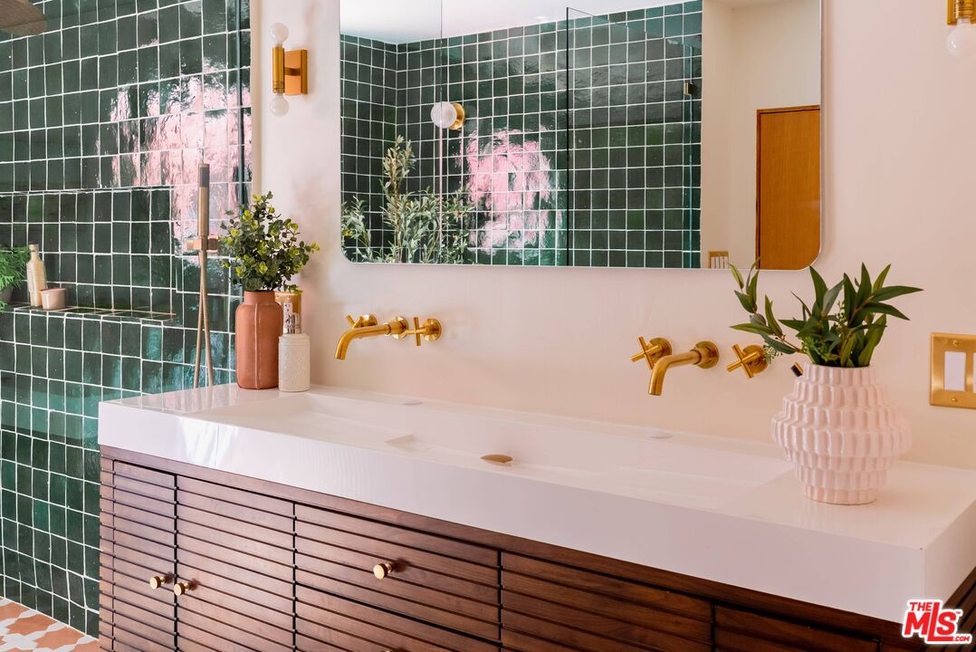 MLS #25560413 image #18