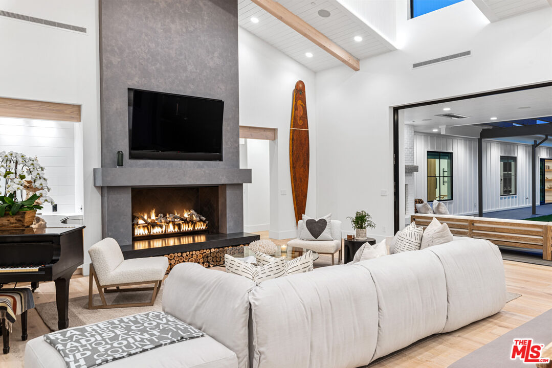 MLS #25560733 image #24