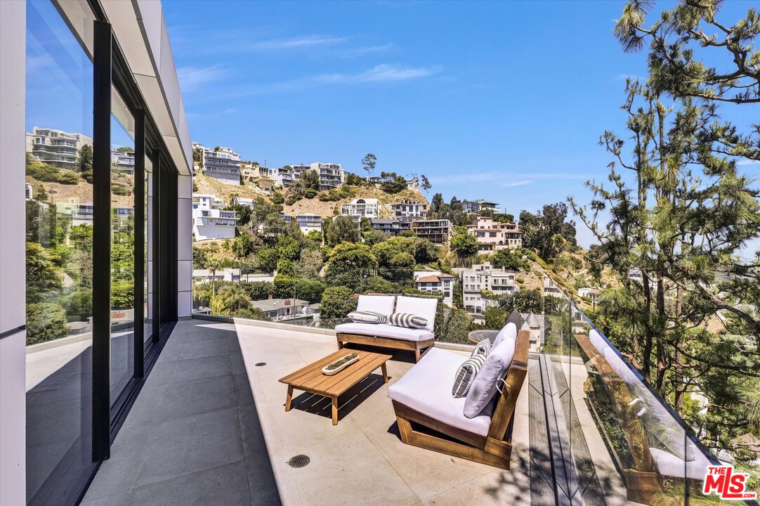 MLS #25560901 image #16