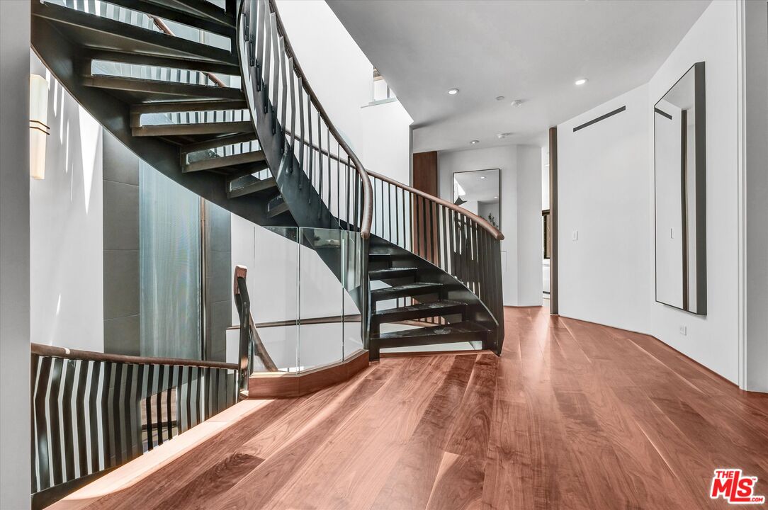 MLS #25560901 image #22