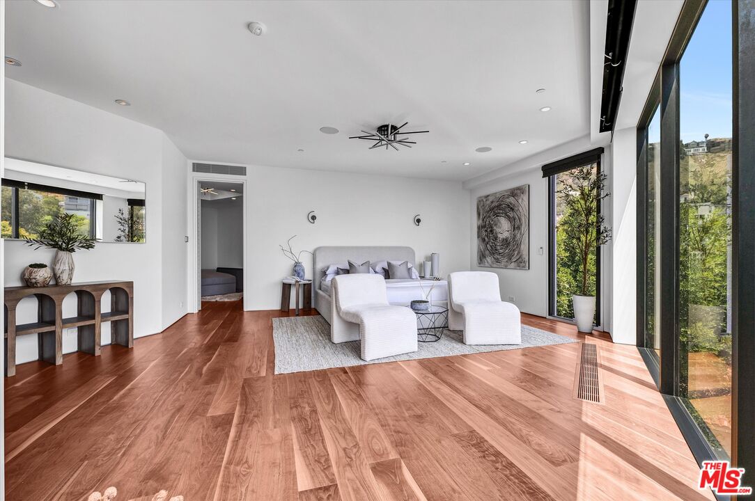 MLS #25560901 image #28