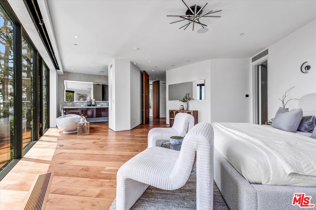 MLS #25560901 image #29