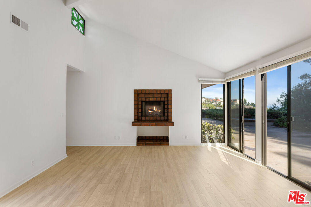 MLS #25561033 image #15